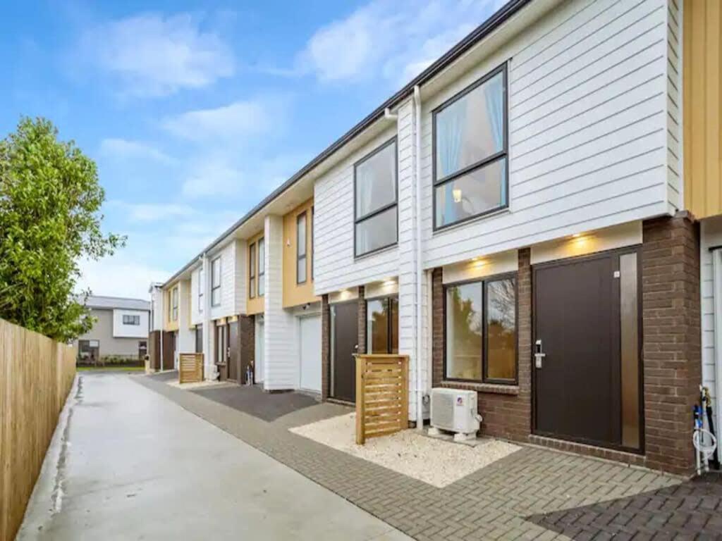 Stunning Three Bedroom Townhouse With Free Parking Auckland Exterior photo